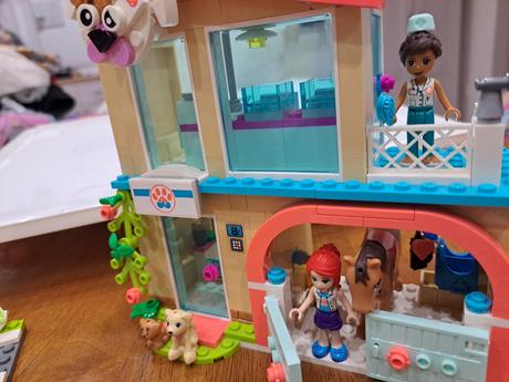 Lego friends 41446 veterinarna klinika v mestečku, 