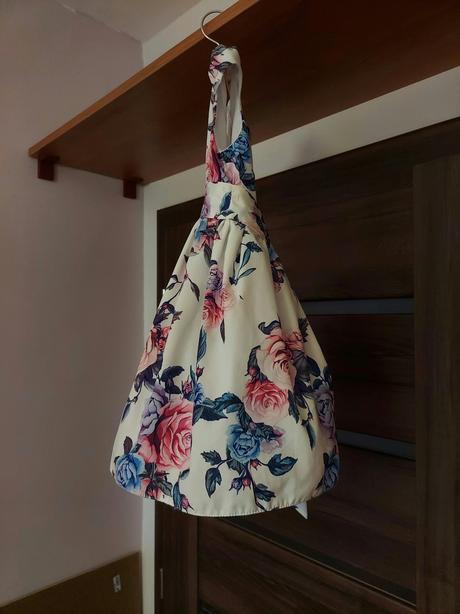 Slávnostné šaty, 98