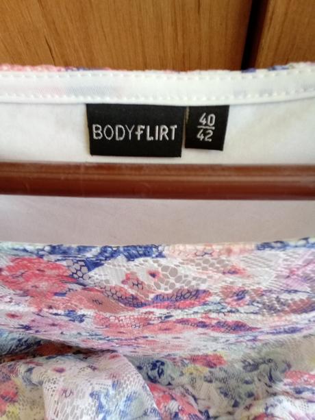 Kvetované šaty, bonprix,40