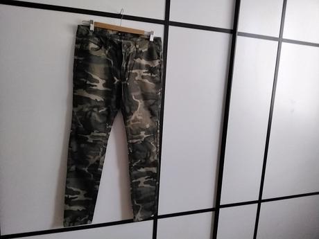 Balík nohavíc a teplákov, s