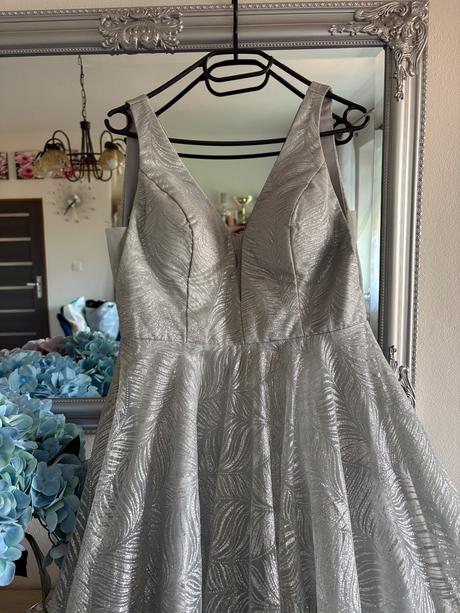 Strieborné šaty, m