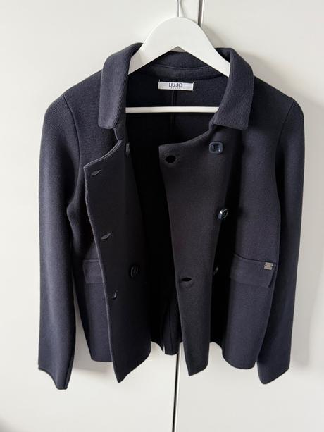 Kabátik-sako liu jo, liu jo,s