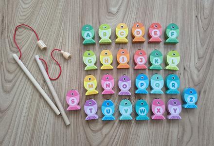 Montessori hra na lovenie rybiek, 