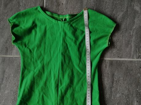 Jednoduché zelené šaty v140,9-10 r.,pružné, 140