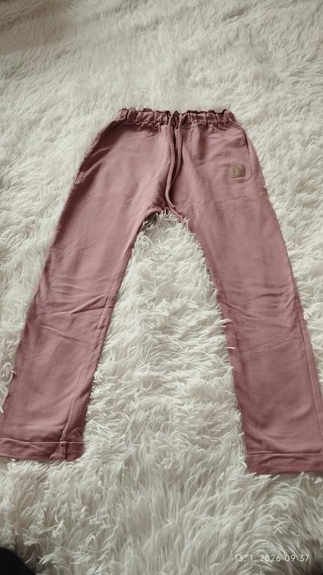 Štýlové tepláky, 146