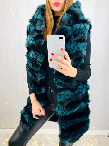 Čierna kožušinová vesta s kapucňou, 