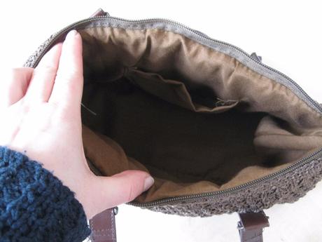 Dámska poloháčkovaná hnedá kabelka do ruky, 