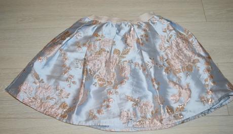 Slávnostná sukňa, 158