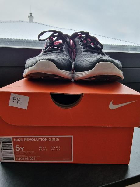Dievčenské botasky niké revolution, nike,38