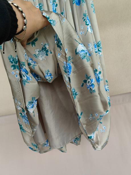 Midi dámska áčková sukňa s /m na gumičku v páse, m