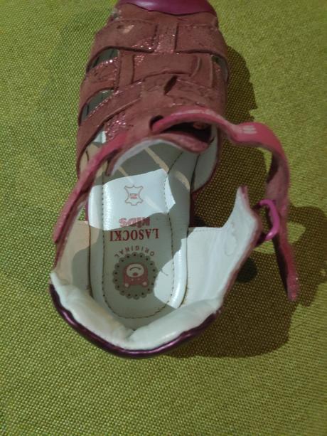 Sandalky, lasocki,24