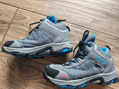 Topanky na turistiku, 35