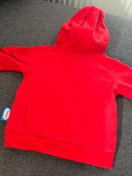 Mikinka vláčik tom, 74