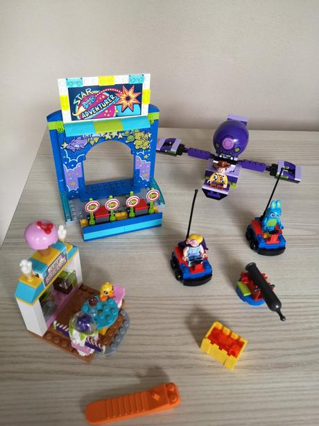 Lego 4+ toy story 10770 buzz a woody v lunaparku, 