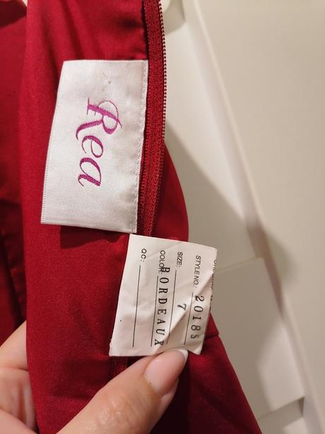 Slávnostné šaty rea pre dievčatko 7 ročné, 134