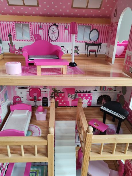 Dreveny domcek pre babiky, 