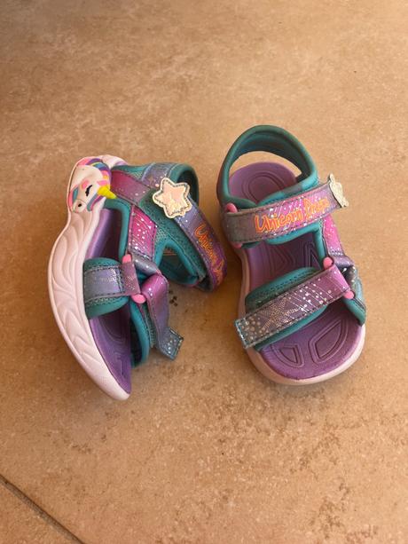 Sandalky, skechers,23