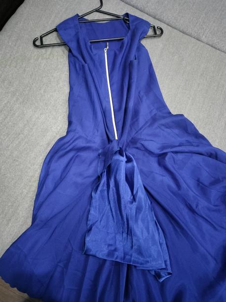 Spoločenské šaty, 36