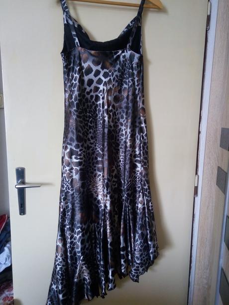 Asymetrické šaty vogue, 42