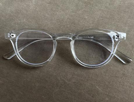 Číre priesvitné okuliare, 