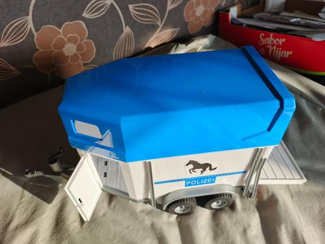 Bruder policajný náves pre kone, 