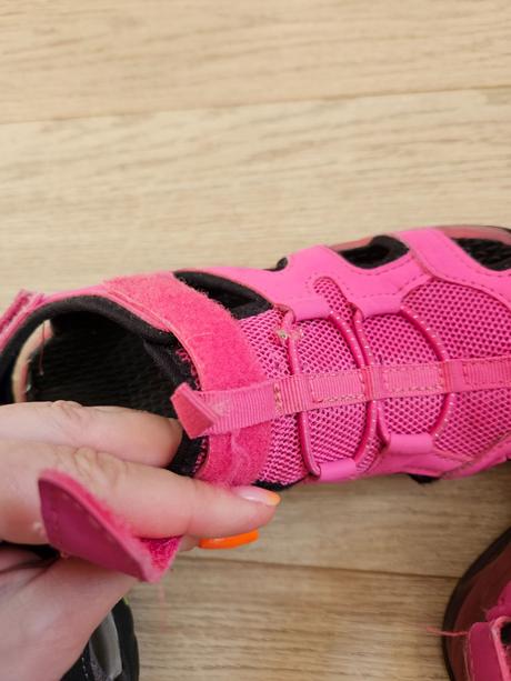 Svietiace sandalky s neokopatelnou spickou, sprandi,35