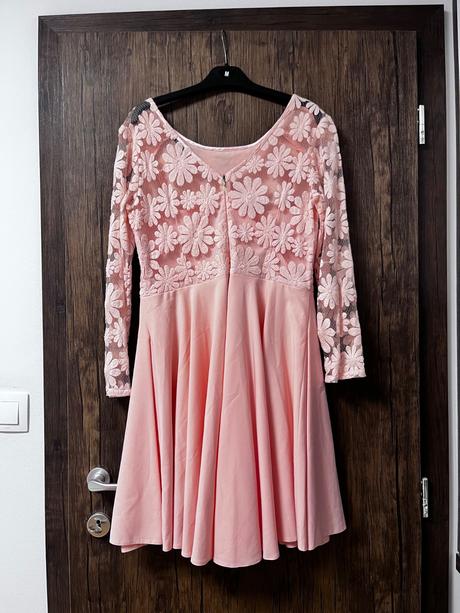 Spoločenské šaty, 42