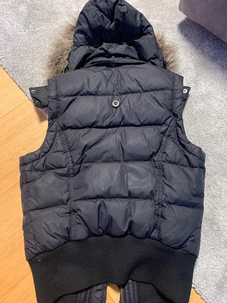 Dvakrát nosená vesta zn. tommy hilfiger veľk.xs, tommy hilfiger,s