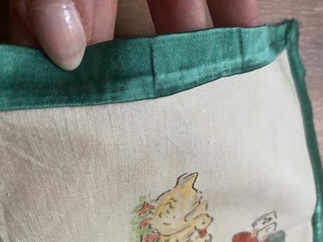 Runé malovaný, tkany obrúsok vintage,