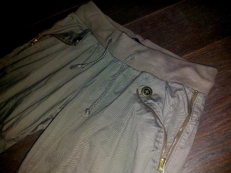 Perfektne tenke letne nohavice pruzne patenty xs, bluezoo,158