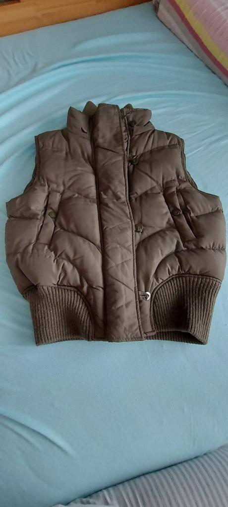 Olivová zateplená vesta veľ.40, clockhouse,40