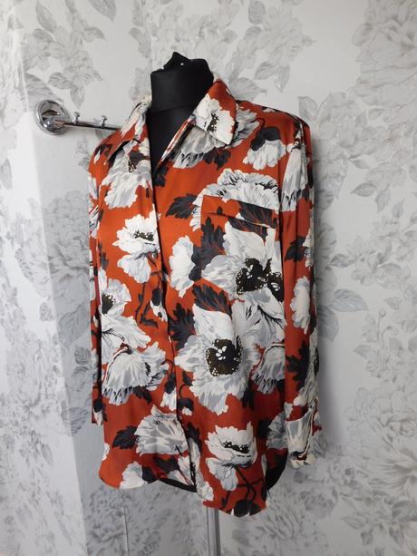 Velmi pekna bluzka, zara,40