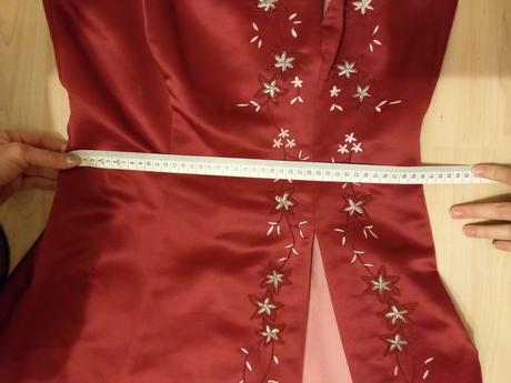 Dlhé spoločenské šaty, m