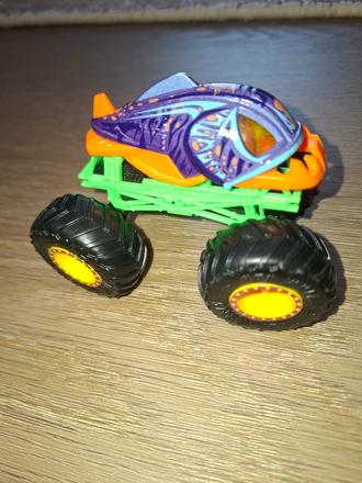 Monster truck piranha colorshifter,