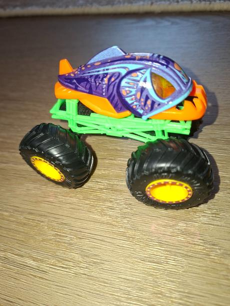 Monster truck piranha colorshifter,