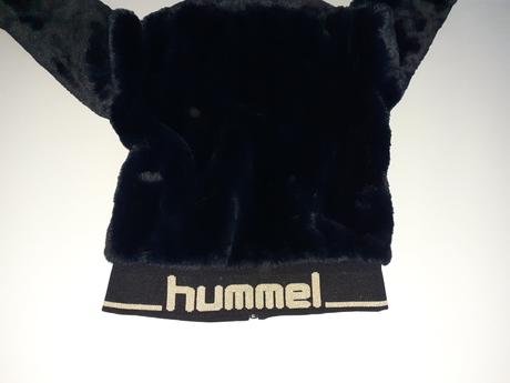 Chlpatá bundička, hummel,122