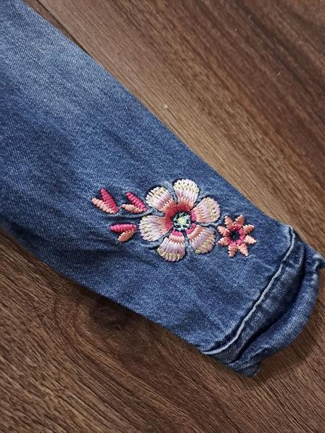 Krásna riflová bundička, 74