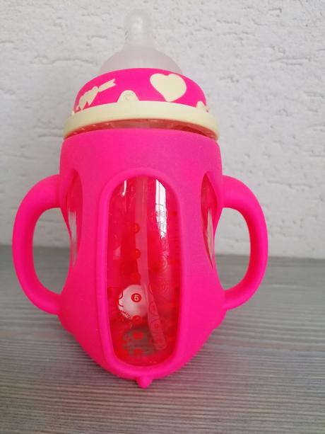 Sklenena dojcenska flasa, 