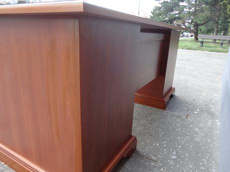 Kancelársky drevený stôl, 