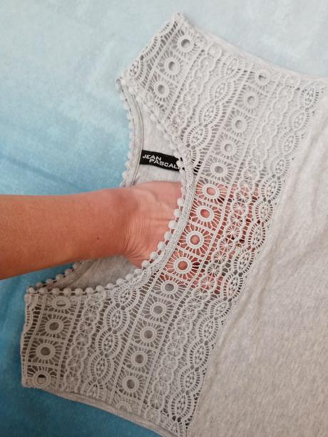 Šaty s krajkou sivé, m