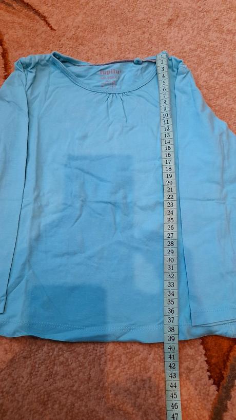 Darujem tričko, lupilu,98