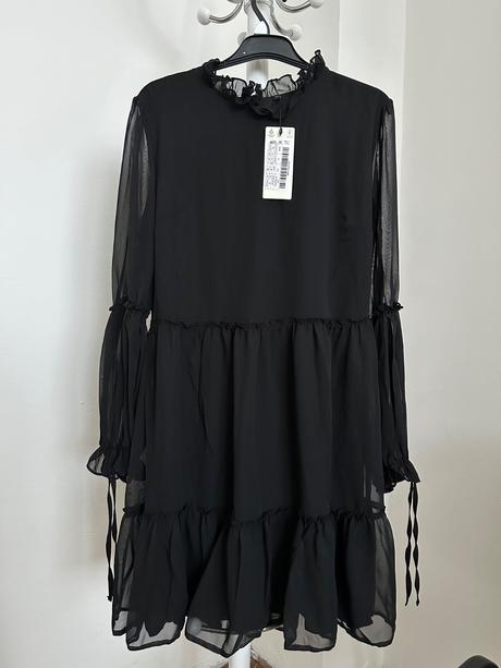 Nove dámske šaty, 42