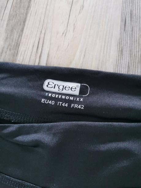 Čierne športové legíny ergee, l