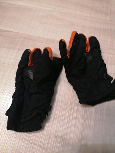 Zimne rukavice, 98
