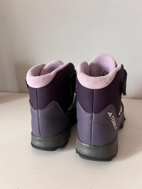 Predám zimné čižmy / topánky adidas terrex, adidas,35