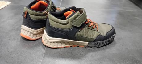 Topanky s poštou, reserved,38