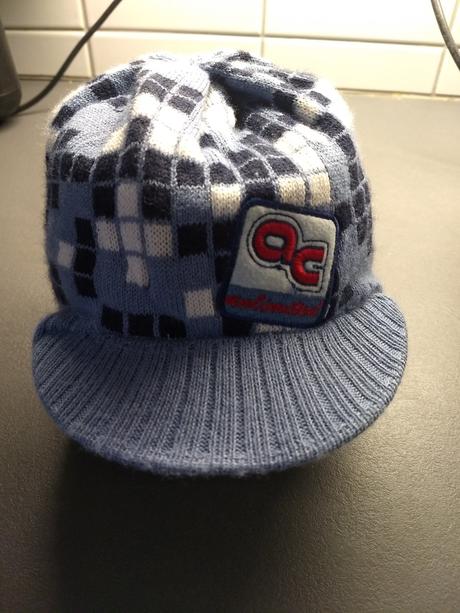 Čiapka so šiltom, <50