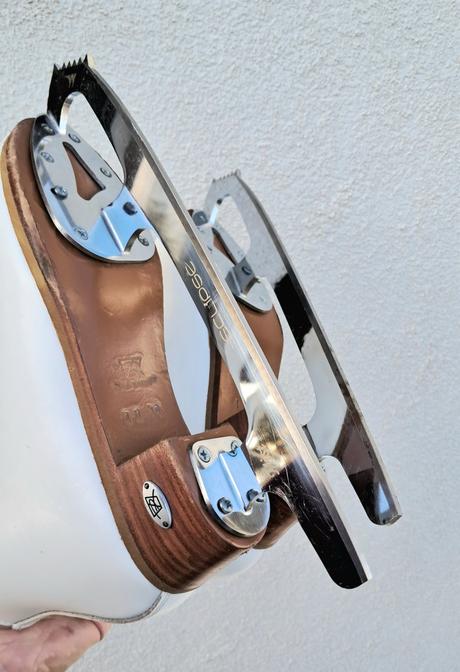 Korcule riedel motion 4m s nožmi eclipce 9 1/4, 