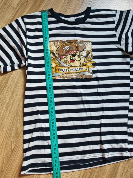 Pásikavé tričko, 122