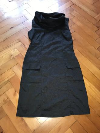 Čierne páskované šaty, s